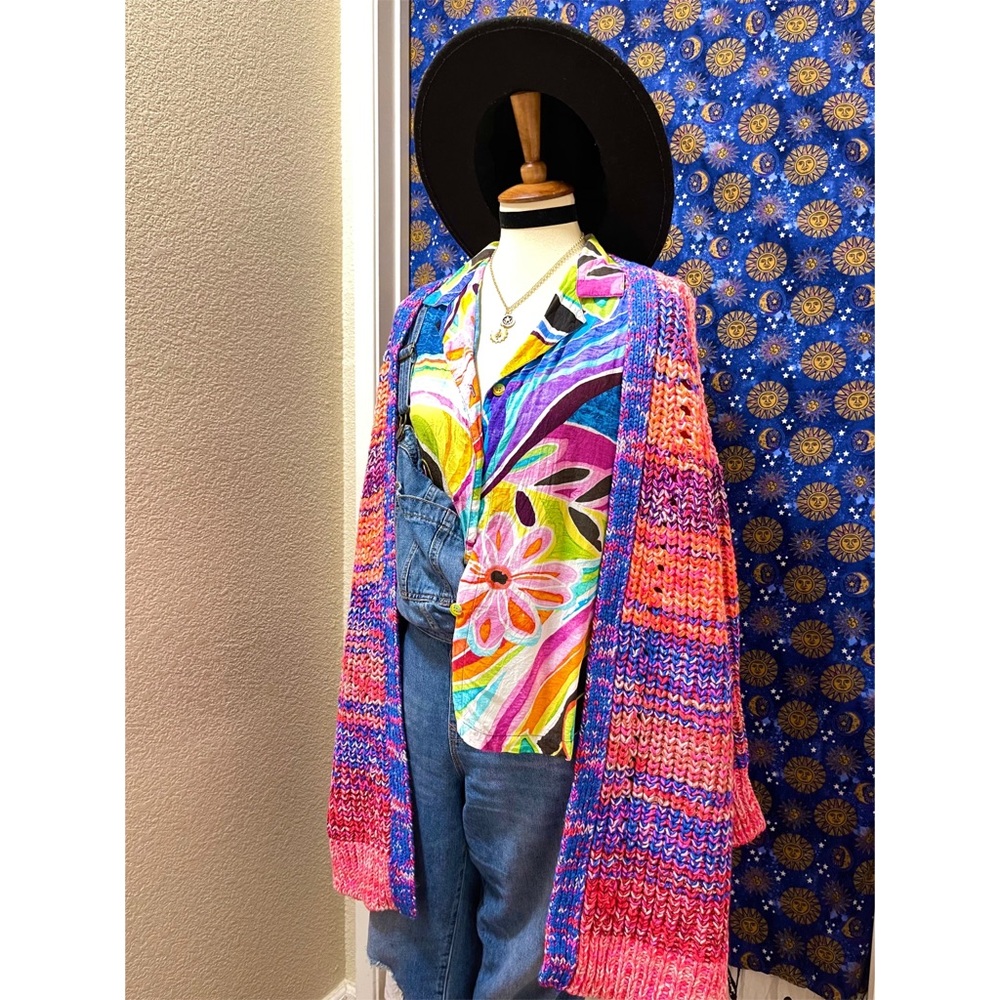 🌈 SOLD Gorgeous Jams rainbow flower top - Picture 11 of 12